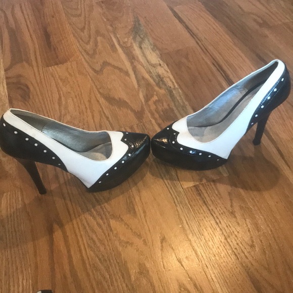 Amazing black and white suit pumps - Picture 2 of 3